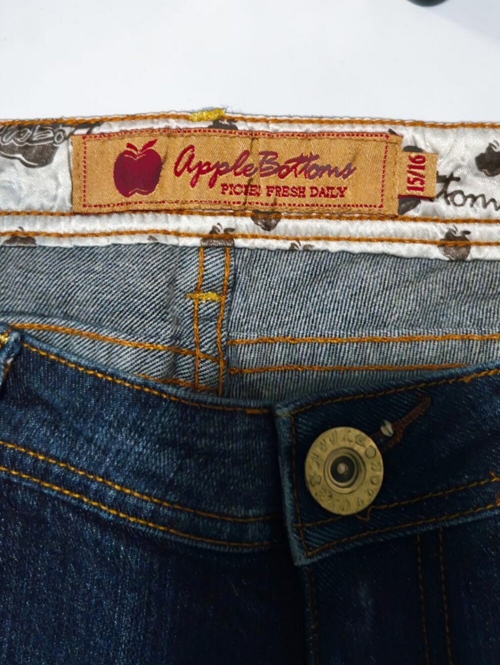 Vintage Apple Bottoms Y2K Bootcut Jeans Size 15/16 Dark Wash Rhinestone Logo - Picture 6 of 9